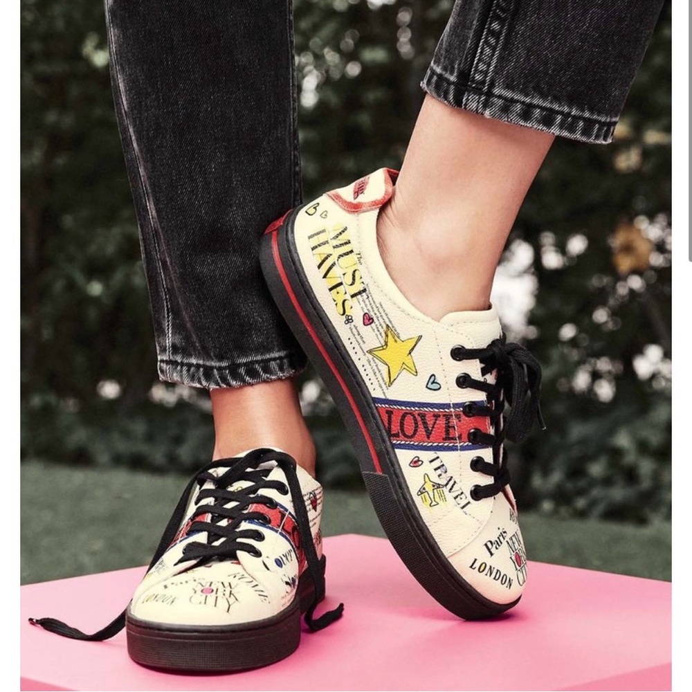 Brighton Scoop Newsprint Sneakers 9 brand new